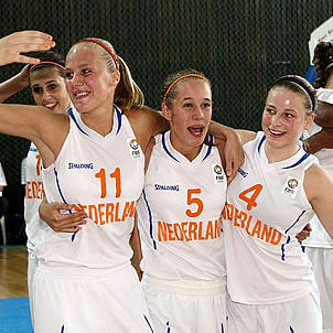 Isabella Slim, Inez van Hulsen and Laura Cornelius © FIBA Europe
