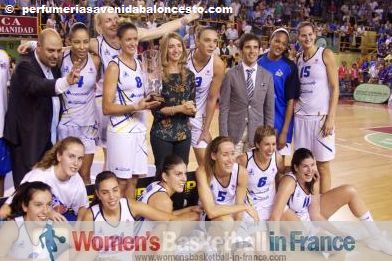 Perfumerias Avenida 2011 FIBA Europe Super Cup winners ©  perfumeriasavenida.com  