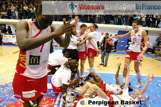 Perpignan Basket players celebrating promotion © Perpignan Basket
