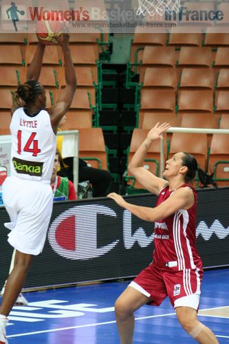 Sancho Lyttle about to score at EuroBasket Women 2011 © womensbasketball-in-france.com  
