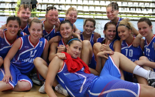   Slovak Republic U20 after first in  Macedonia © womensbasketball-in-france.com