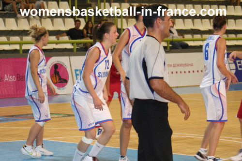  Slovak Republic playing against the Czech Republic © womensbasketball-in-france.com