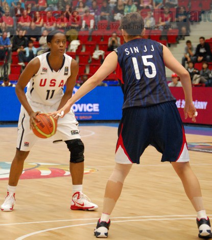  Swin Cash playing for the USA against Korea at  World Championship © womensbasketball-in-france.com  