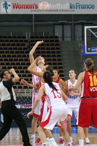 Tip-off Croatia vs. Montenegro at EuroBasket Women 2011 © womensbasketball-in-france.com  