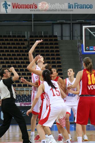 Tip-off Croatia vs. Montenegro at EuroBasket Women 2011 © womensbasketball-in-france.com  