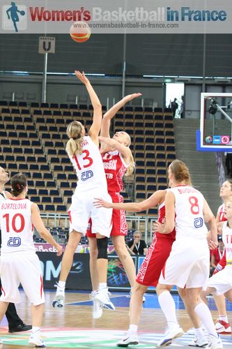 Tip-off Czech Republic vs. Russia at EuroBasket Women 2011 © womensbasketball-in-france.com  