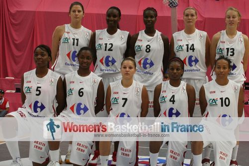 USO Mondeville 2011-2012 team picture © womensbasketball-in-france.com  