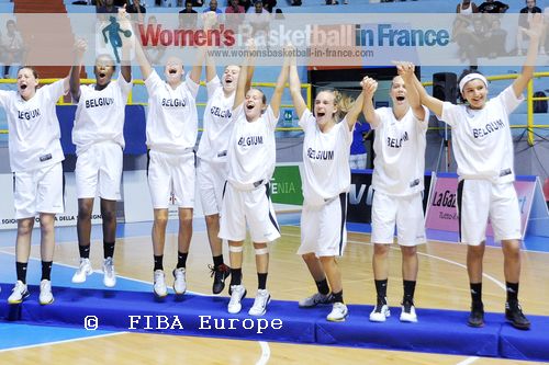  Belgium U16 players on the podium  © FIBA Europe - Castoria/Gregolin  