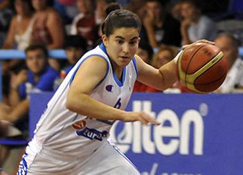 Elisavet Politopoulou at Naples 2009 playing against France U16 ©Pinelli / Pascarella