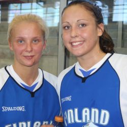  Deirdre Hayess speaking at the interval &copy; WomensBasketball-in-France