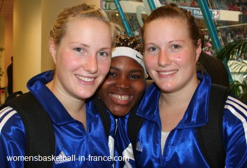 Isabelle Yacoubou-Dehoui,Elin and Frida Eldebrink © womensbasketball-in-france.com 