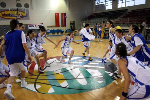  Slovenia celebration - all together now 123   &copy; &copy; Eli Stern IT Sports